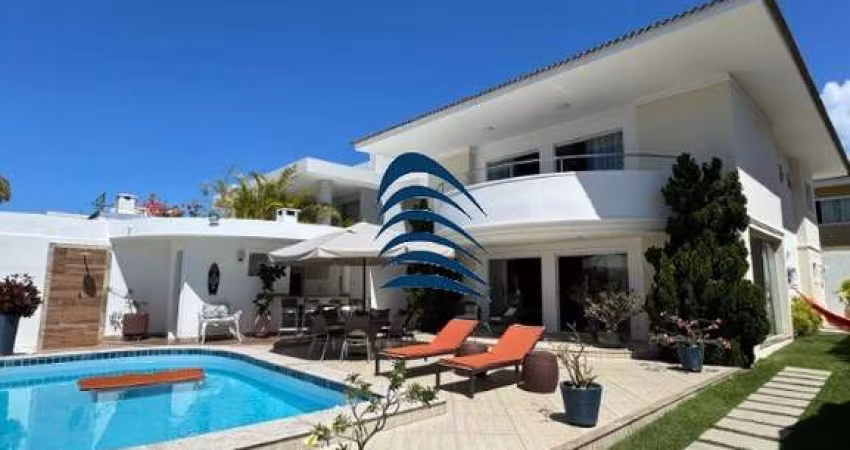 Linda Casa em condomínio fechado a venda em Vilas do Atlântico na Priscila Dutra - Condomínio PALM VILLE - 5 quartos sendo 2 suítes com closet, área construída com 280 m2 e 400m2 de área de terre