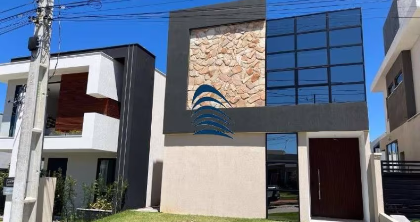Excelente Casa Duplex no Condomínio Villa Florença- Abrantes