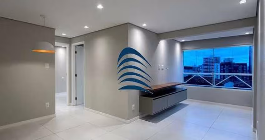 Excelente apartamento no 3º andar Escada  do Edf. MARES DE ALAH , 2/4 com suíte em Jardim Armação, 100% REFORMADO.