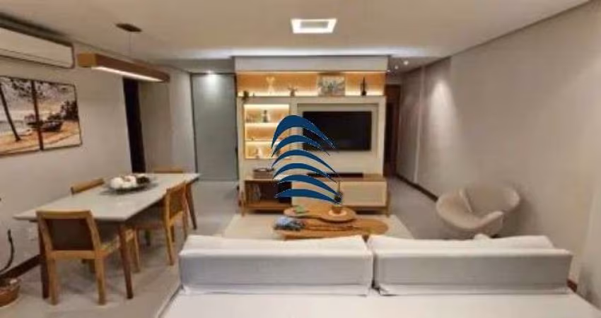 partamento em Alphaville, 2/4 sendo 1 suíte, porteira fechada, 84m², recém reformado, com mobília e eletros novos, 2 vagas de garagem, 3 banheiros, 1