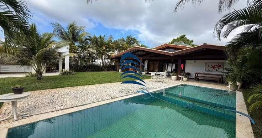 INTERLAGOS ? 5 SUÍTES | 1.300 m² de terreno | 390 m² | Casa térrea | Condomínio com infraestrutura de lazer e segurança | Nascente total