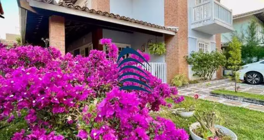 Casa com 4/4 no maravilhoso condomínio quatro rodas. imóvel localizado próximo do clube, em posição nascente, com excelente ventilação e geração própria de energia solar.