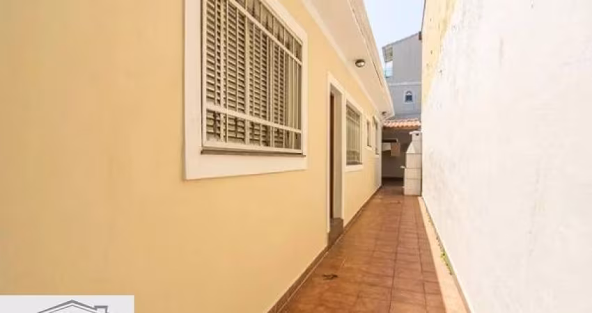 CASA TÉRREA a 700m do metrô Vila Prudente com churrasqueira, 3 dormitórios e 1 vaga de garagem.