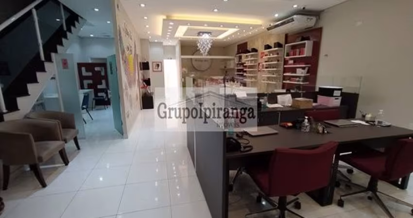 Prédio Comercial com 3 andares, ELEVADOR, 8 salas e ótimo acabamento