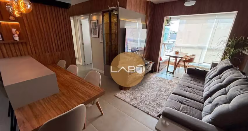 Apartamento 3 dormitórios sendo 1 suíte a somente 300 metros do mar na praia de canasvieiras