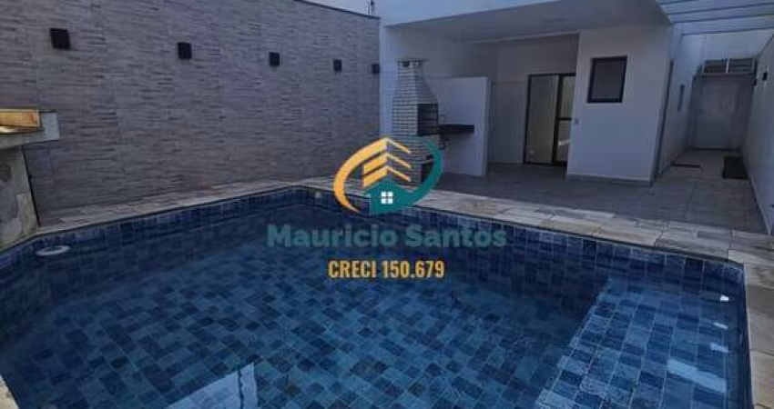Sobrado Geminado em Mongaguá, bairro Jardim Aguapeú, próximo ao mar, excelente padrão e localização, 3 suítes com piscina e churrasqueira.