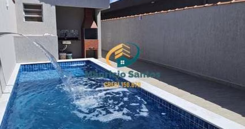 Casa Geminada nova em Itanhaém, bairro Balneário Gaivotas, 2 dormitórios, 1 suíte, piscina com cascata e churrasqueira, excelente localização.