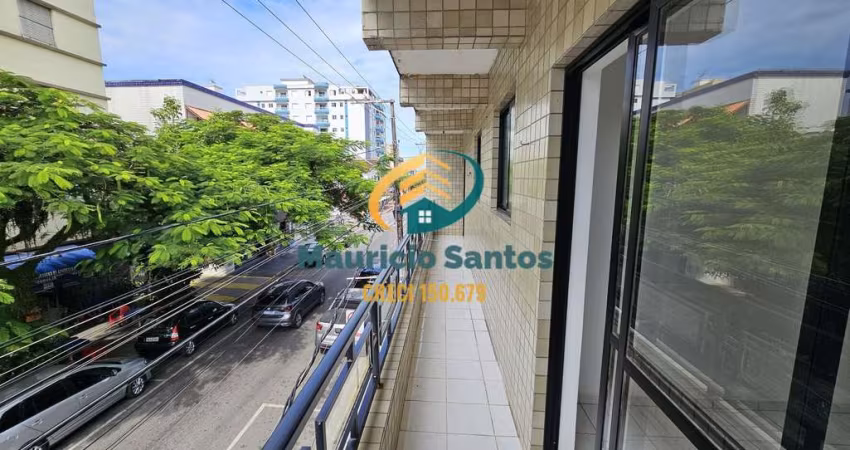 Apartamento para locação definitiva em Mongaguá, Centro da cidade, 2 dormitórios e demais dependências, todos os cômodos integrados a sacada, excelente localização!