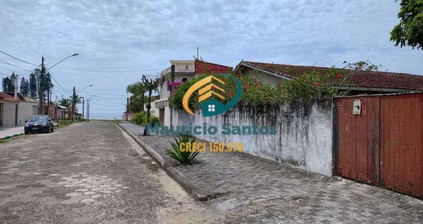 Casa em Mongaguá, bairro Flórida Mirim, 4 suítes e demais dependências, amplo quintal, próximo ao mar, Plataforma de Pesca e Parque Ecológico da cidade.
