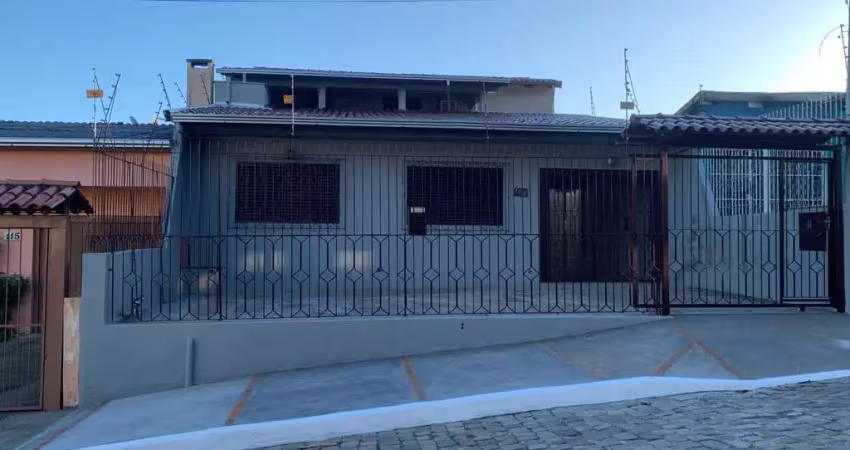 Casa ampla com 4 dormitórios para locação no bairro vila nova, zona sul de porto