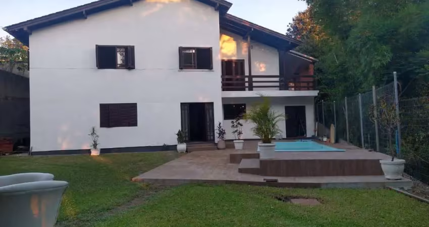 Casa com piscina, 3 dormitórios para locação no bairro cavalhada, zona sul de po