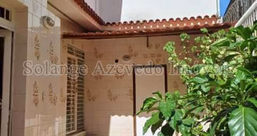 Casa com 2 quartos para alugar na Rua Carmela Dutra, Tijuca, Rio de Janeiro