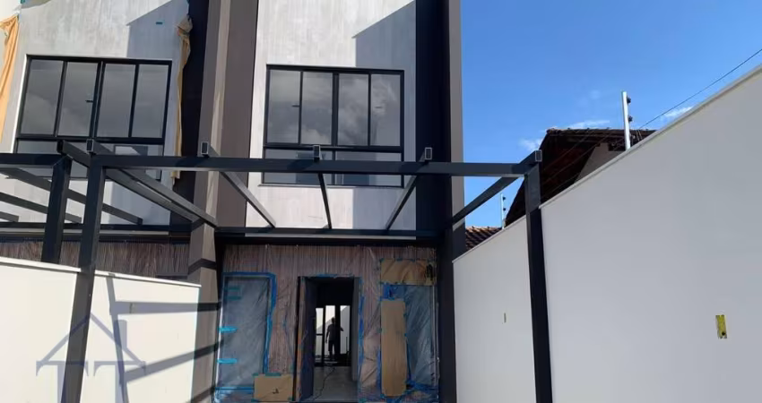 Sobrado geminado no Costa e Silva