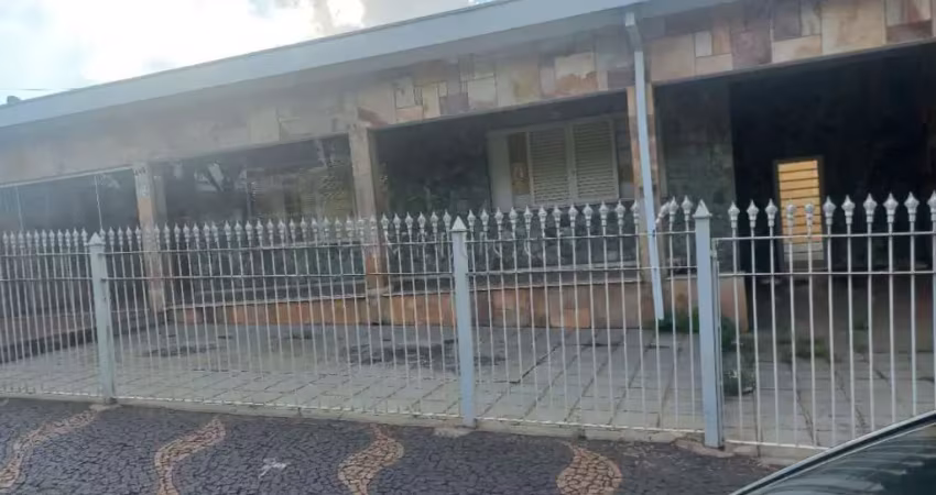 Casa com 3 quartos para venda ou locação no centro de sumré.