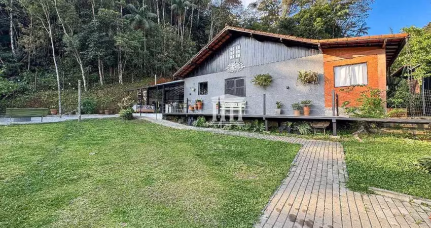Casa com 2 dormitórios à venda, 158 m² por r$ 850.000,00 - comary - teresópolis/rj