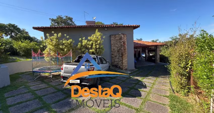 CASA CONDOMINIO AMENDOEIRAS
