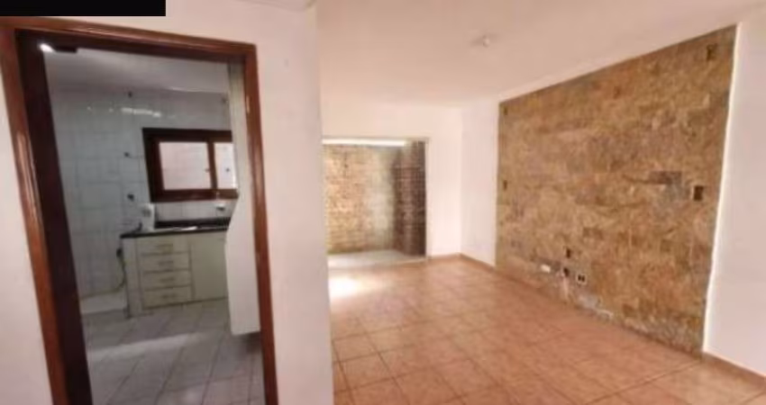 Sobrado na Vila Santos, São Paulo-SP: 3 quartos, 1 suíte, 2 banheiros, 80 m² de área. Agende sua visita!