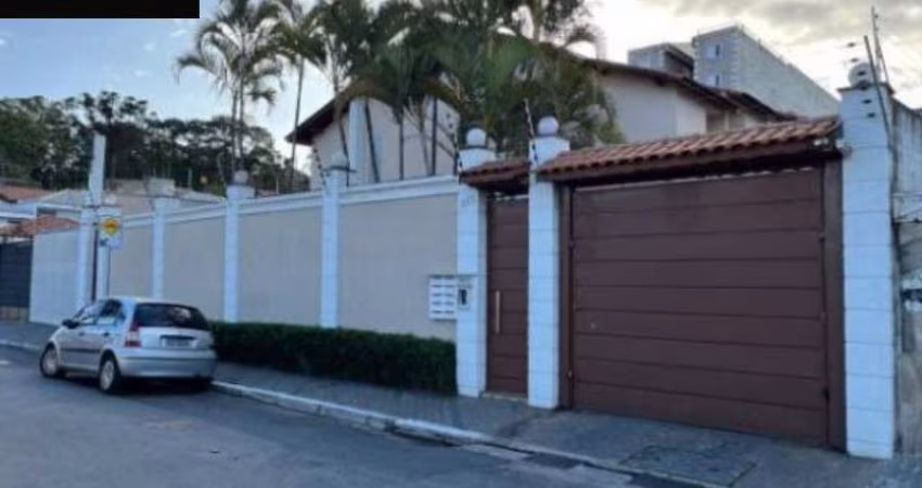 Sobrado na Vila Mazzei, com 3 suítes, churrasqueira, piscina e mais. Agende já sua visita!