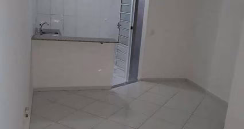 Casa para locação em SP, Parada Inglesa! 2 quartos, 1 banheiro, sem vaga, 45m². Próximo ao metrô e Shopping Tucuruvi. Agende sua visita agora!
