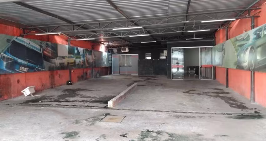 Galpão Comercial à Venda em São Paulo-SP, Bairro Mooca: 2 Banheiros, 376,97m² de Área!