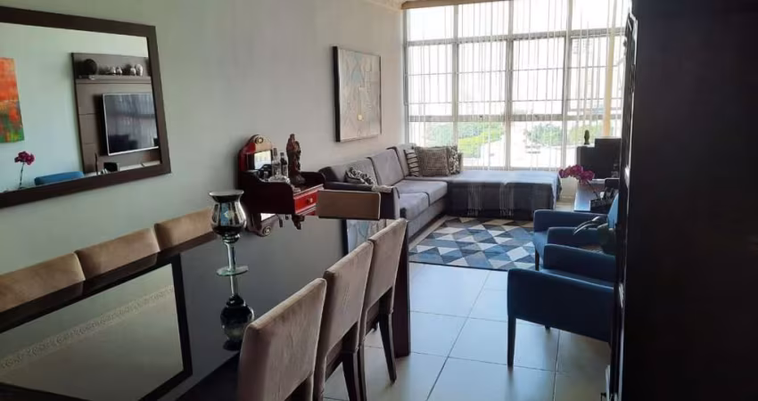 Apartamento espaçoso de 2 dormitórios a 900 metros do metrô.