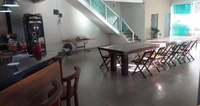 Casa residencial para Venda em Vale do Igapó, Bauru 4 dormitórios, 1 sala, 5 banheiros, 3 vagas 300,00 m² construída, 500,00 m² total