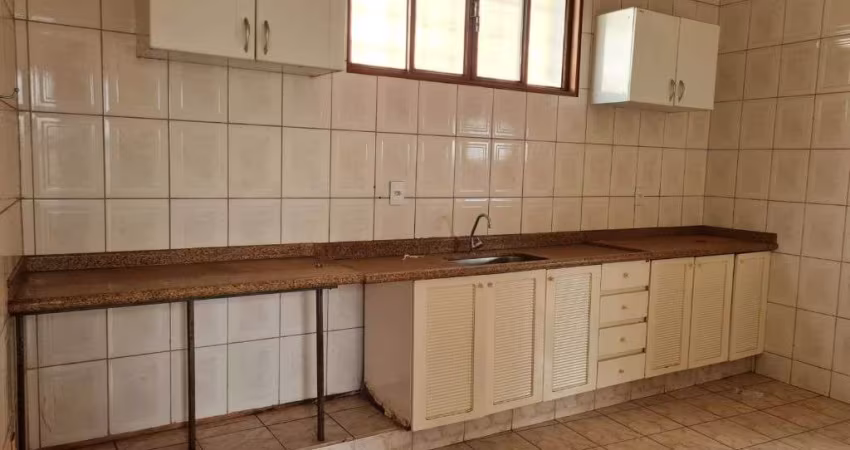 CASA RESIDENCIAL PARA VENDA COM 02 DORMITÓRIOS NA VILA SANTO ANTONIO