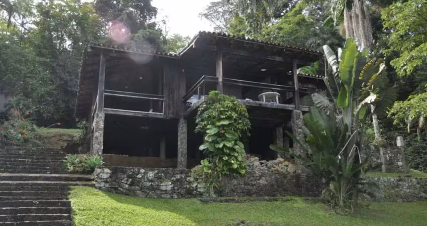 Casa para Venda em Angra dos Reis, Bracuí (Cunhambebe), 4 dormitórios, 2 suítes, 3 banheiros, 4 vagas