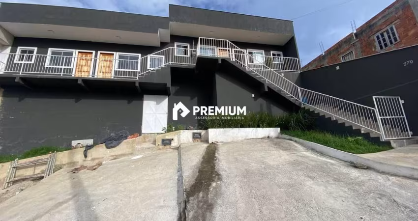 (VENDA) APARTAMENTO PRÓXIMO AO CENTRO! 2 QUARTOS, BANHEIRO, VARANDA