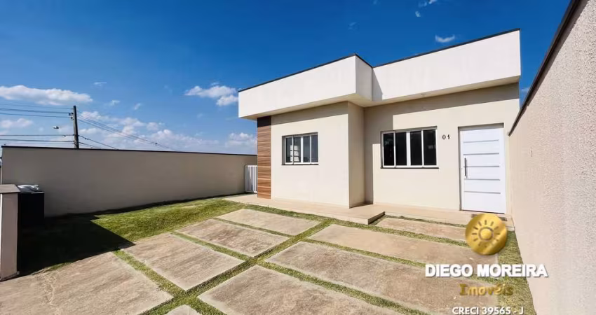 Casas á venda em condomínio  com 3 dormitórios em Atibaia
