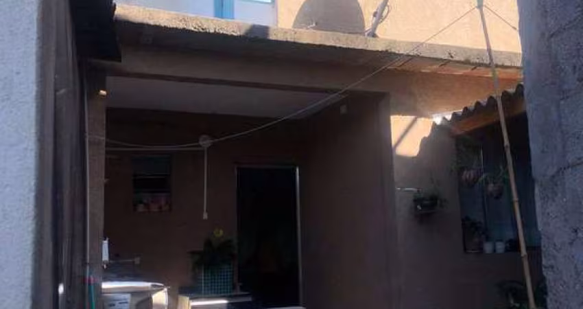 Imóvel à venda em Terra Preta com 5 casas