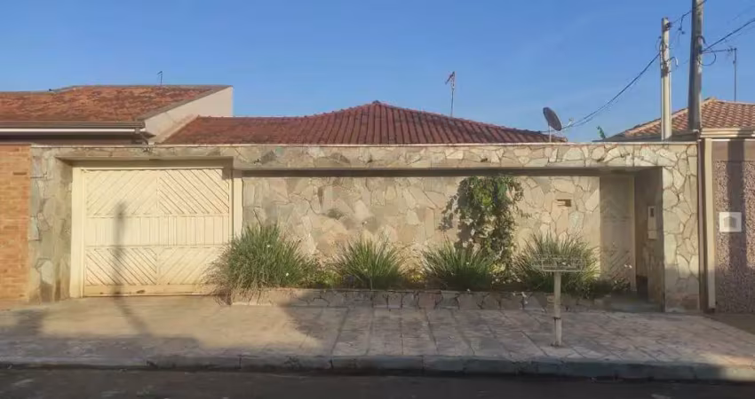 Casa para Venda em Pradópolis, Jardim mirian, 3 dormitórios, 1 suíte, 2 banheiros, 2 vagas