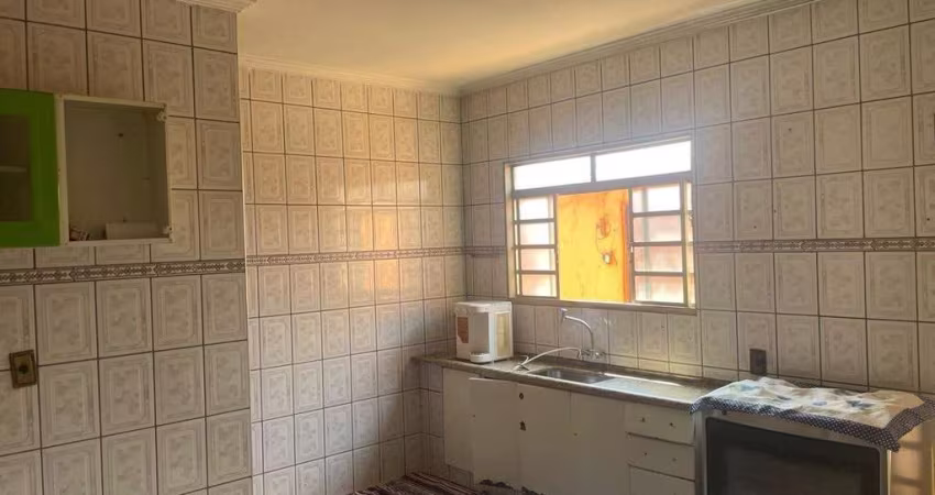 Casa para Venda em Dumont, CENTRO, 2 dormitórios, 1 banheiro, 2 vagas