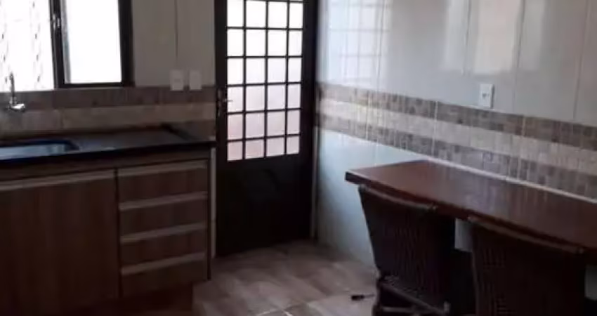Casa com 2 quartos à venda no Centro, Dumont 