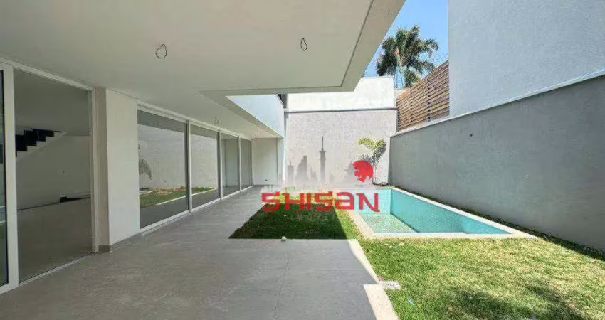 Casa em condomínio  - 4 Suítes -  4 Vagas