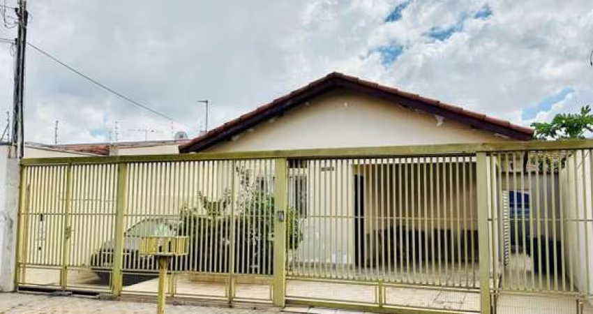 Casa para Venda em Bauru, Vila Cardia, 2 dormitórios, 1 suíte, 2 banheiros, 2 vagas