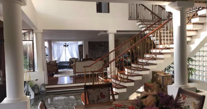 Casa á venda 4 quartos sendo 4 suítes 4 vagas cobertas - Barueri