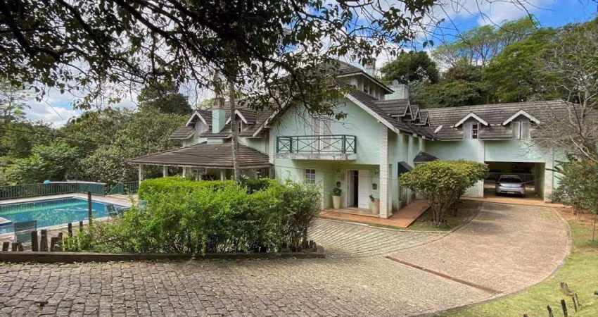 CASA A VENDA COM 4 SUITES - GRANJA VIANA/ FAZENDINHA