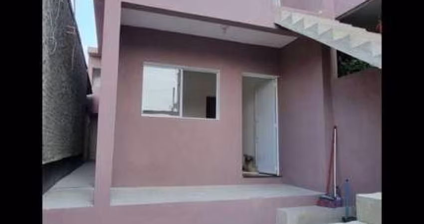 Casa Nova! 2 casas no mesmo terreno. 2 dorm. 1 banheiro 2 vagas de garagem