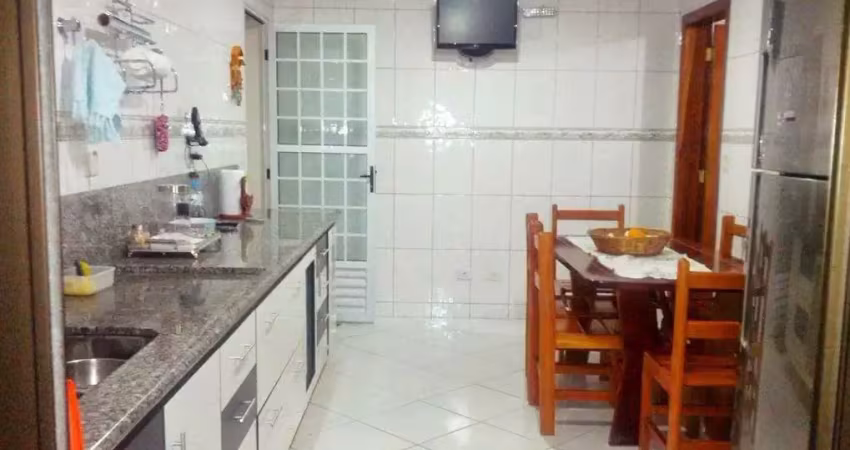 Sobrado  com  5 quartos sendo 2 suítes - Vila Yolanda - Osasco
