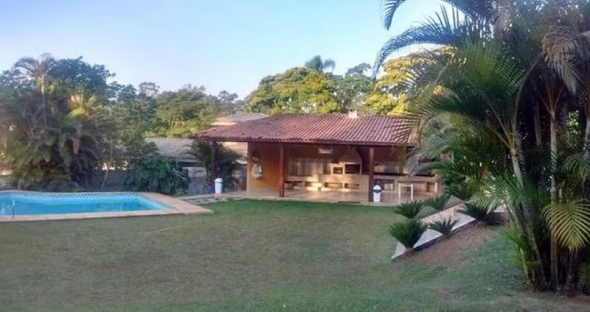 chácara com piscina e 3 suítes  4000 metros