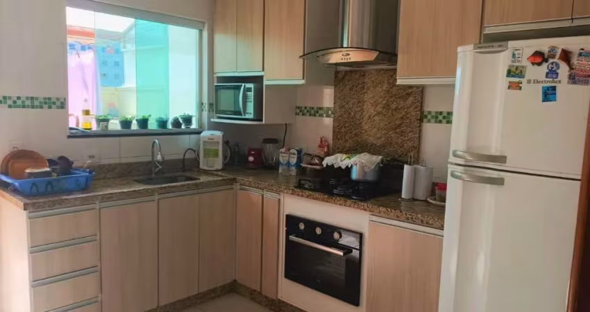 Sobrado em Parque Oratório, 77m², 2 Dormitórios.