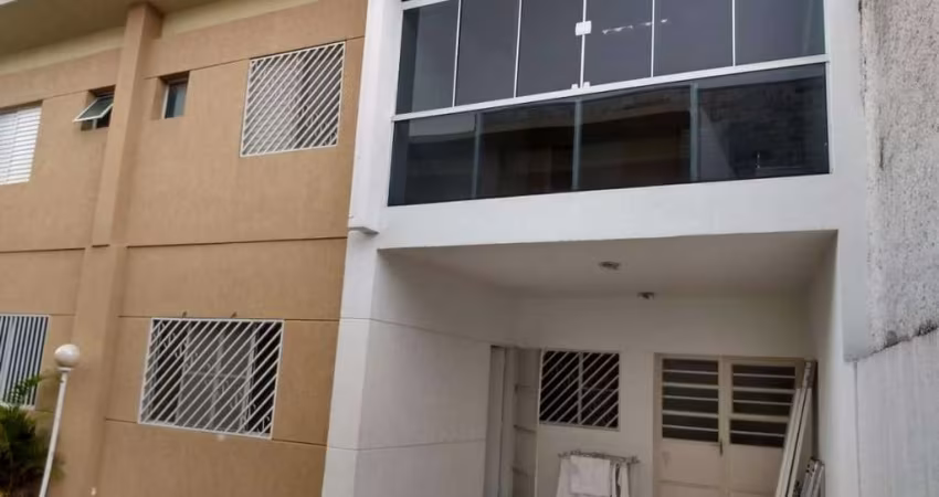Sobrado à venda  no Itaim Paulista com 85m² 3 dormitórios 1 suíte 2 vagas.
