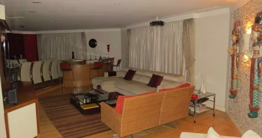 Apartamento no Condomínio Edifício Conde De Monte Cristo em Santa Teresinha com 296m² 4 dormitórios 3 suítes 5 banheiros 4 vagas