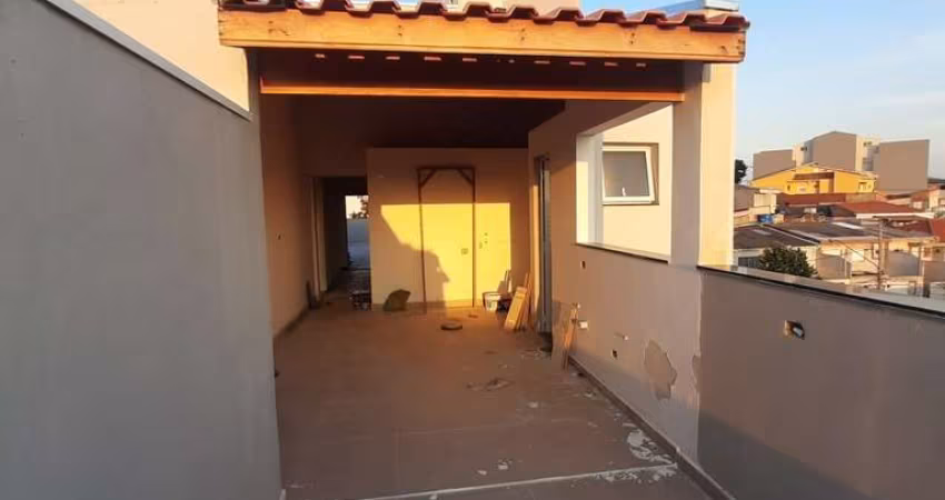 Cobertura com elevador, 2 dormitórios sendo 1 suíte e 2 vagas de garagem