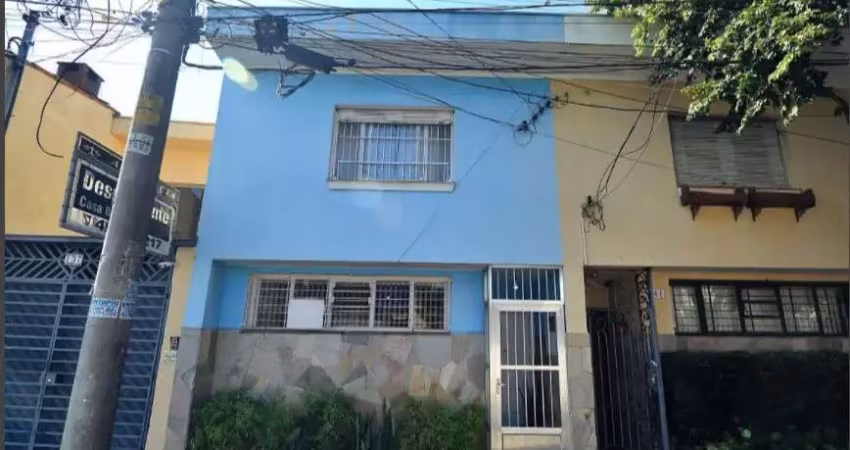 CASA ASSOBADADA COM 3 DORMITORIOS, 2 SUITES E 1 VAGA