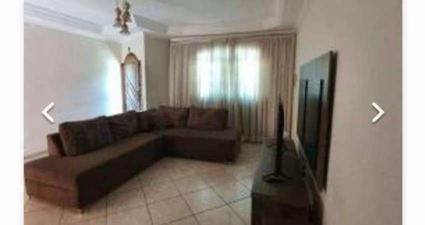 Casa em Bangú, Santo André, 205m², 3 Dormitórios.