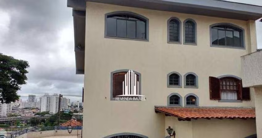 Sobrado à venda na Vila Aricanduva com 405m² 4 dormitórios 1 suíte 2 banheiros 4 vagas