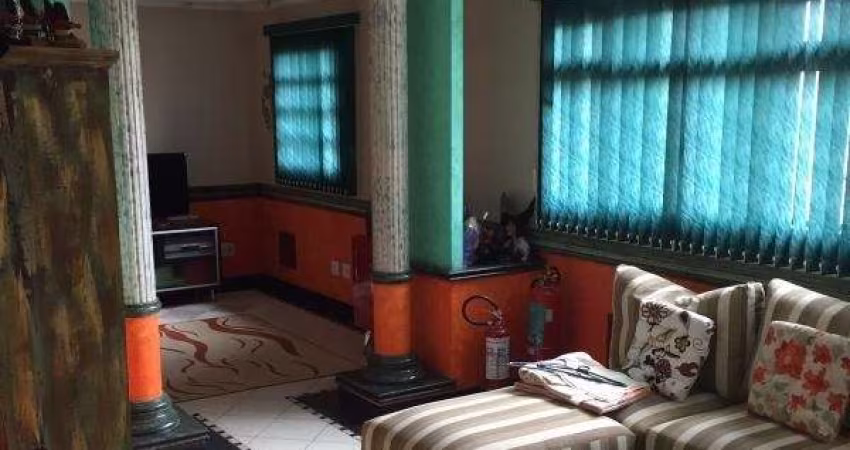 Sobrado com 9 dormitórios sendo 4 suítes na Vila Maria Alta