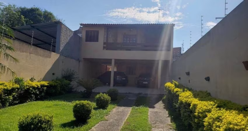 Sobrado á venda com 07 dormitórios  sendo 01 suíte e 05 vagas